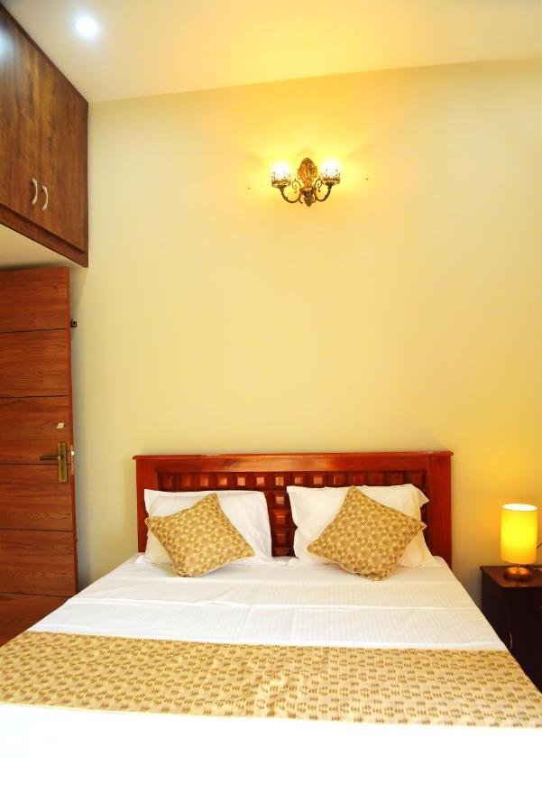 Sri Apartment 2Bhk For Familys Couples Parking A2 Puducherry Eksteriør billede