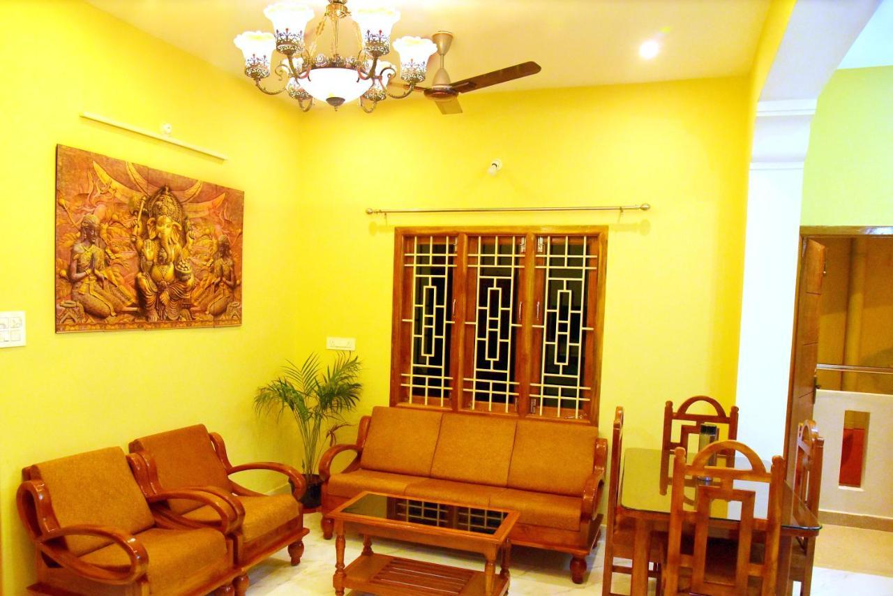 Sri Apartment 2Bhk For Familys Couples Parking A2 Puducherry Eksteriør billede